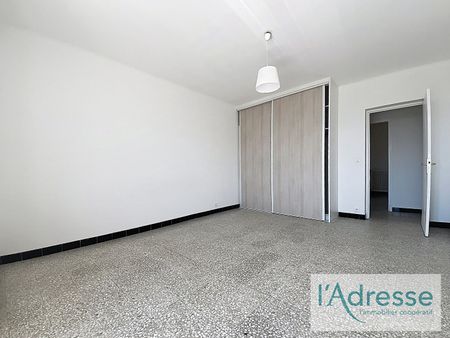 Location Appartement 3 pièces 84m² - Photo 2