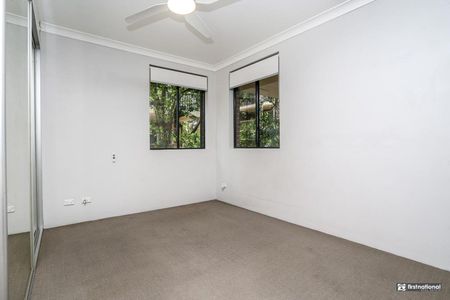 Modern Ground Floor Apartment with Spacious Courtyard - Photo 2