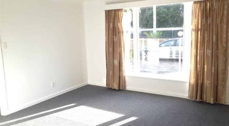 39 Archibald Road, Kelston - Photo 4