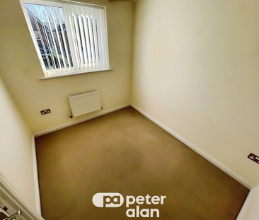Trafalgar Close, MONMOUTH - Photo 2 | Rentumo