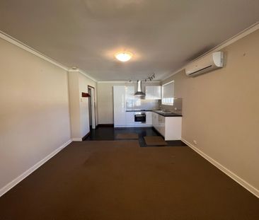 Relaxed Coastal Lifestyle - Photo 3