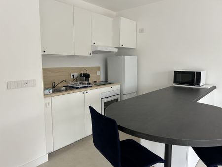 Location Appartement 3 pièces 67m² LA ROCHELLE 17000 - Photo 5