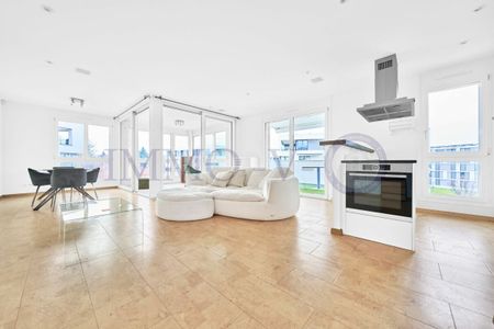 SPACIOUS STANDING WITH BALCONY-TERRACE AND IDEAL LOCATION - Foto 2