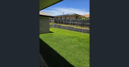 Tidy 4-bedroom, 2-bathroom house in Kallangur. - Photo 2