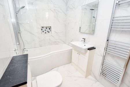 2 bedroom property to rent - Photo 2
