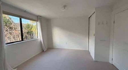 CROMWELL - 3 BEDROOMS - Photo 3