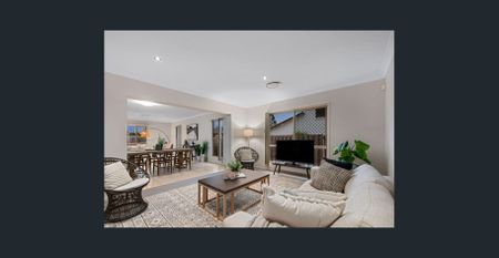 Spacious Home Fully Ducted Air conditioning - Photo 4