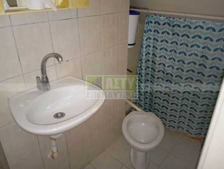 1 bedroom apts - CENTER - Photo 4