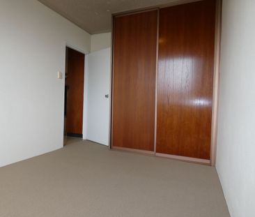 "RENOVATED 2 BEDROOM UNIT" - Photo 4