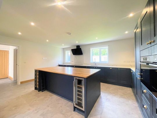 Green View, Ipswich, Baylham - Photo 1