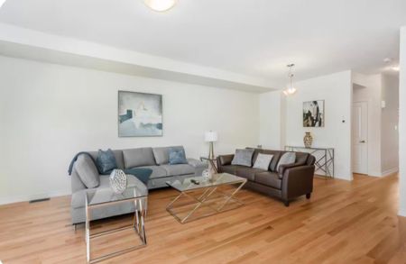 For Lease - 2078 Fairmont Common, Burlington, Ontario - Photo 2