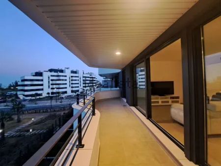 Alquiler de piso en Avenida Mar de Alborán - Photo 4