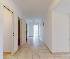 helle 4-Zi-Familien- oder WG-Wohnung im Neubau in zentraler Lage - Photo 3