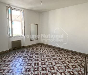 NOVES - Maison de village T3, - Photo 2