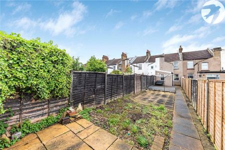 2 bedroom terraced house to rent - Photo 4