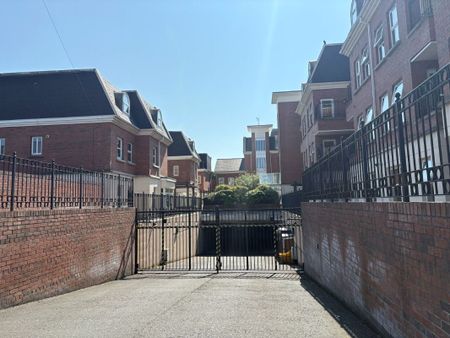 17 Ashley Courtyard, Belfast BT9 7JS - Photo 3