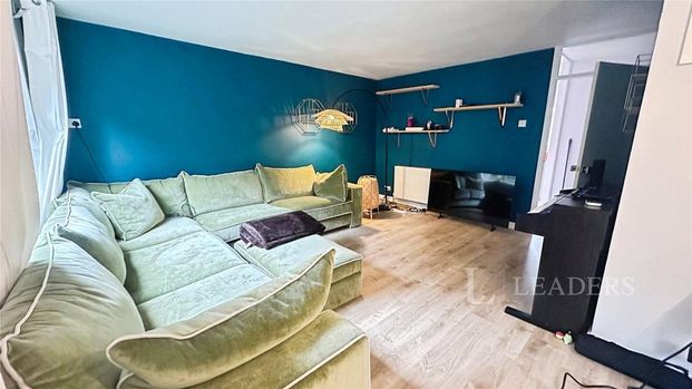 1 bedroom in a house share to rent - Photo 1