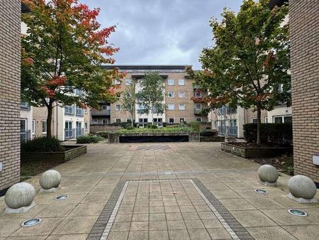 Alder Court, N11 - Photo 4