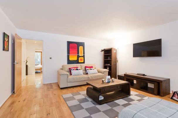 Apt. 60 Forbes Quay, Lazer Lane, Grand Canal Dk, Dublin 2 - Photo 1