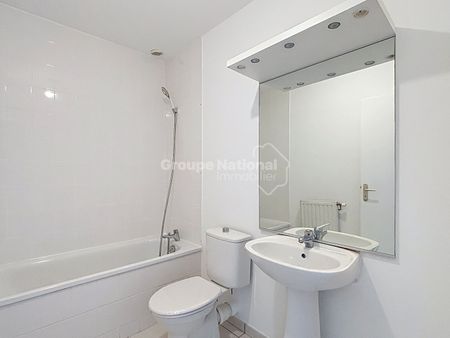 Location Maison 4 pièces 79m² NANTES 44300 - Photo 4