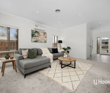 12 Aphrodite Drive, Truganina VIC, Belconnen - Photo 1