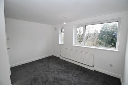 3 Bed Terraced House, Aylesbury Close, M5 - Photo 5