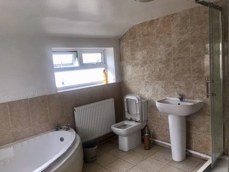 5 bedroom terraced house to rent - Photo 5