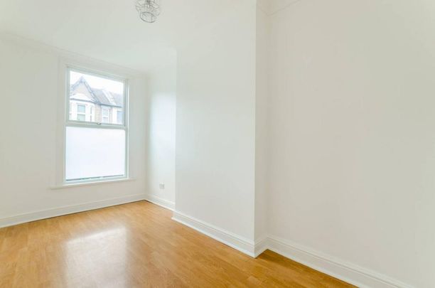 3 bedroom flat to rent - Photo 1