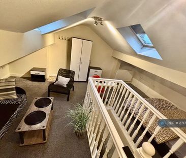 1 bedroom in a house share to rent - Photo 4