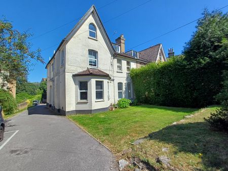 Crescent Road, Bournemouth - Photo 3