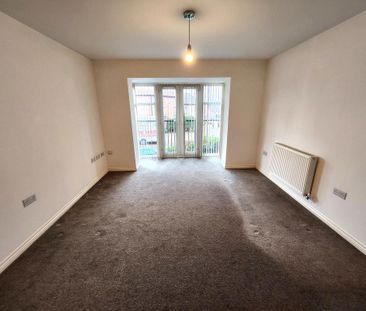 2 bedroom ground floor flat to rent - Photo 2