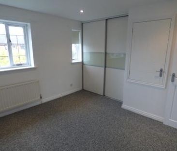 2 bedroom semi-detached house to rent - Photo 5