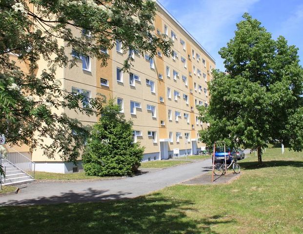 Großzügige 2-Raum-Wohnung mit Balkon nahe Schlossteich - Photo 1