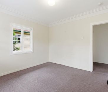 Spacious Dual-Living Opportunity in a Convenient Carina Location 🏡 - Photo 4