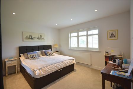 Reigate Road, Epsom, Surrey, KT17 3DT - Photo 4