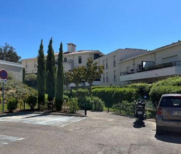 Location Appartement 3 pièces 64m² MARSEILLE 11ème - Photo 4