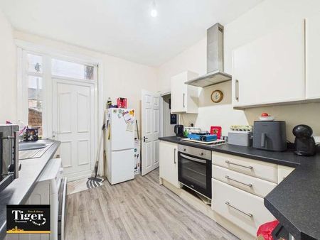 Cornwall Avenue, Blackpool, FY2 - Photo 4