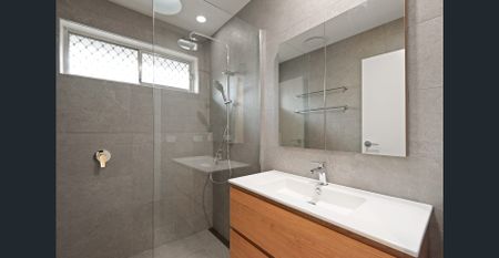 STUNNING RENOVATED TWO BEDROOM HOME IN PRIME MENTONE LOCATION - UNFURNISHED - Photo 5