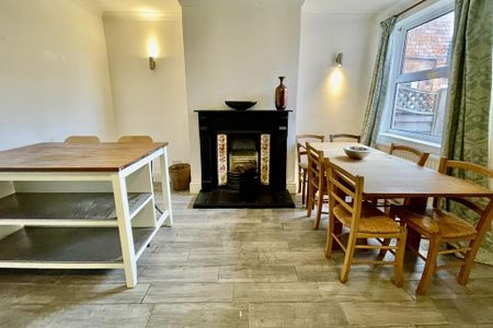 3 bedroom terraced house to rent - Photo 2