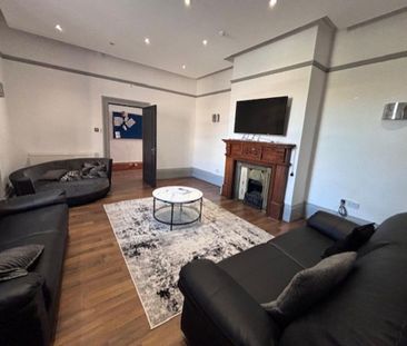 8 bedroom terraced house to rent - Photo 2