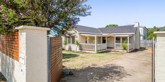 Renovated home with classic charm - Photo 3