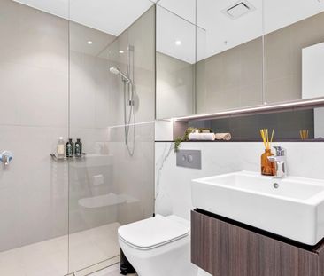 Exceptional Fully Furnished 2 Bedroom Apartment, Sensational Park V... - Photo 2