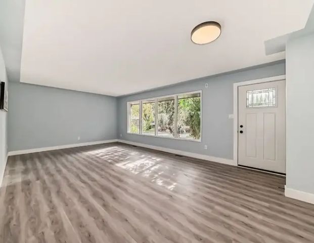 Beautiful Newly Renovated Bungalow 4BR 2bath Northside Edmonton (Balwin) | Edmonton - Photo 1