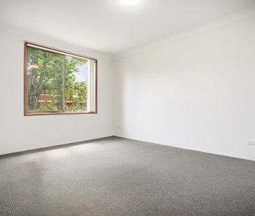 “Spacious 2 bedroom unit” - Photo 2