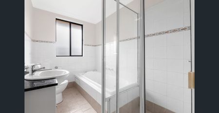 Top floor unit in central location - Photo 4