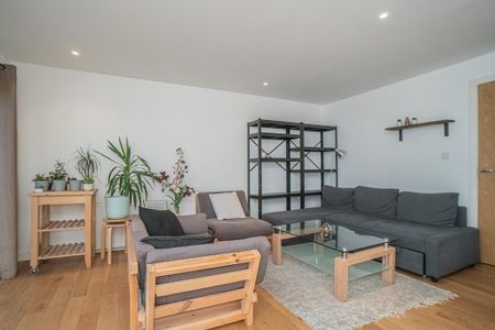2 bedroom flat to rent - Photo 3