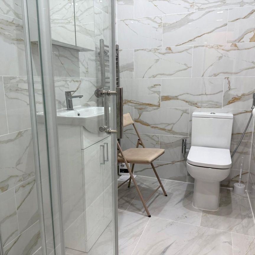 Lower Court Road, Epsom, Surrey, KT19 8SW - Photo 1