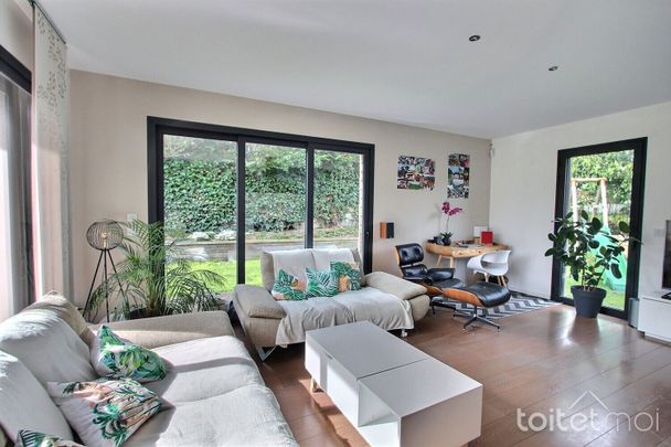 Location Maison 7 pièces 190m² ST REMY LES CHEVREUSE 78470 - Photo 1
