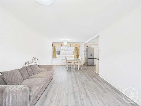 Langbar Garth, Leeds, LS14 - Photo 3