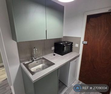 Studio to rent - Photo 3